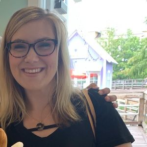 Meet your Posher, Abby